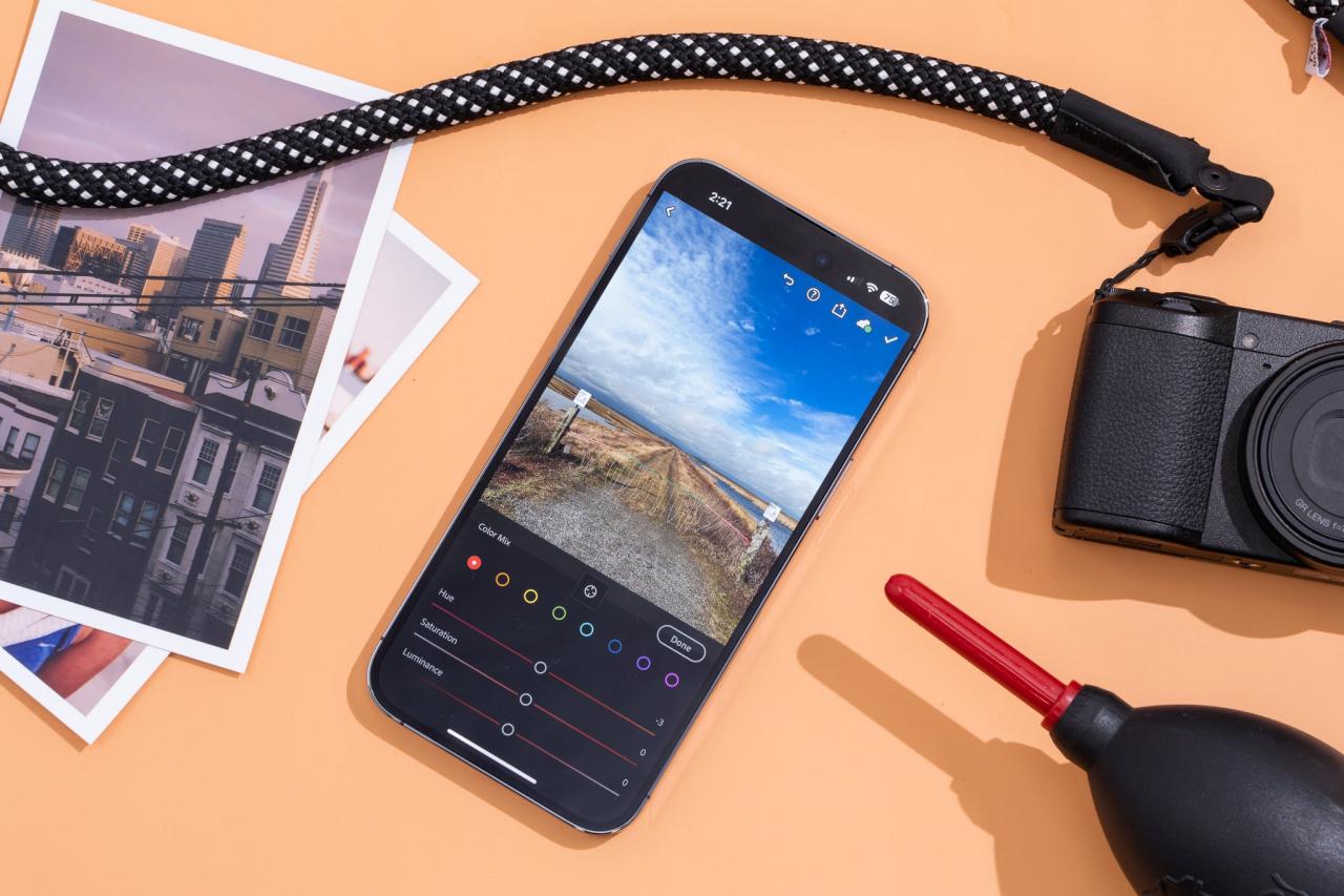 The 2 Best Photo Editing Apps for Android and iOS of 2024 | Reviews by Wirecutter